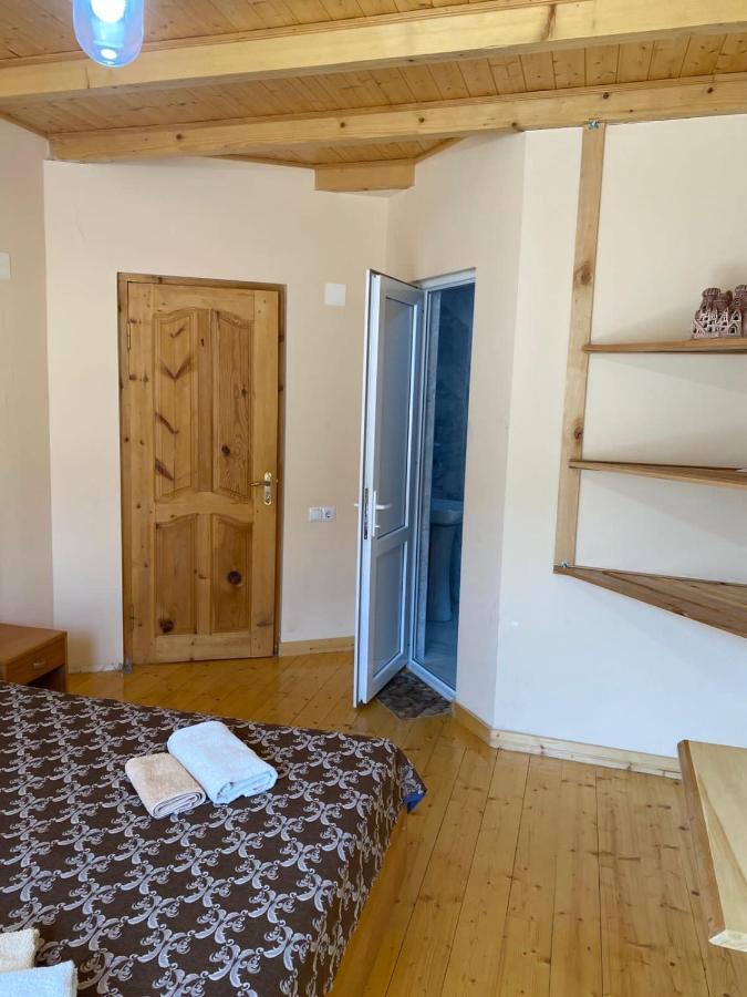 Sana Guest House Mestia Exterior foto